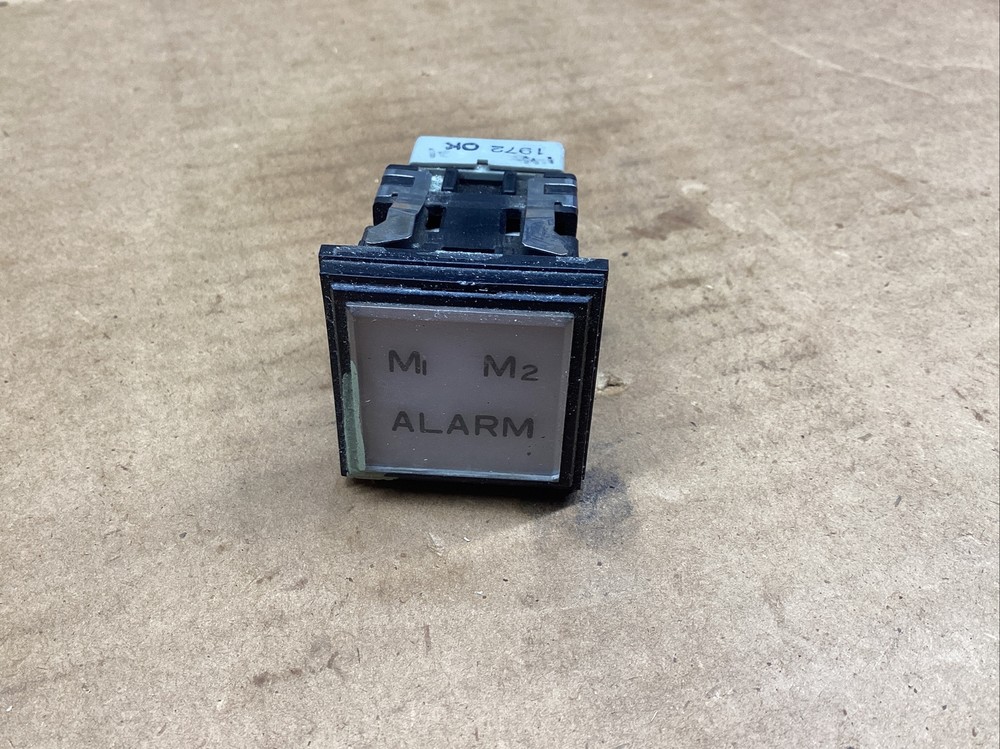 SQUARE IDEC PRIMARY MACHINE LIGHT  #807M25