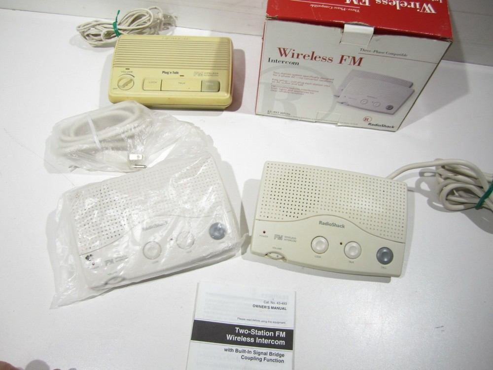 Radio Shack FM Wireless Intercom Set 43-493 White
