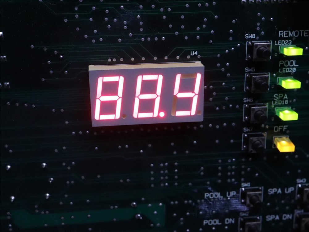 PENTAIR 472100 Digital Display Temperature Controller Circuit Board