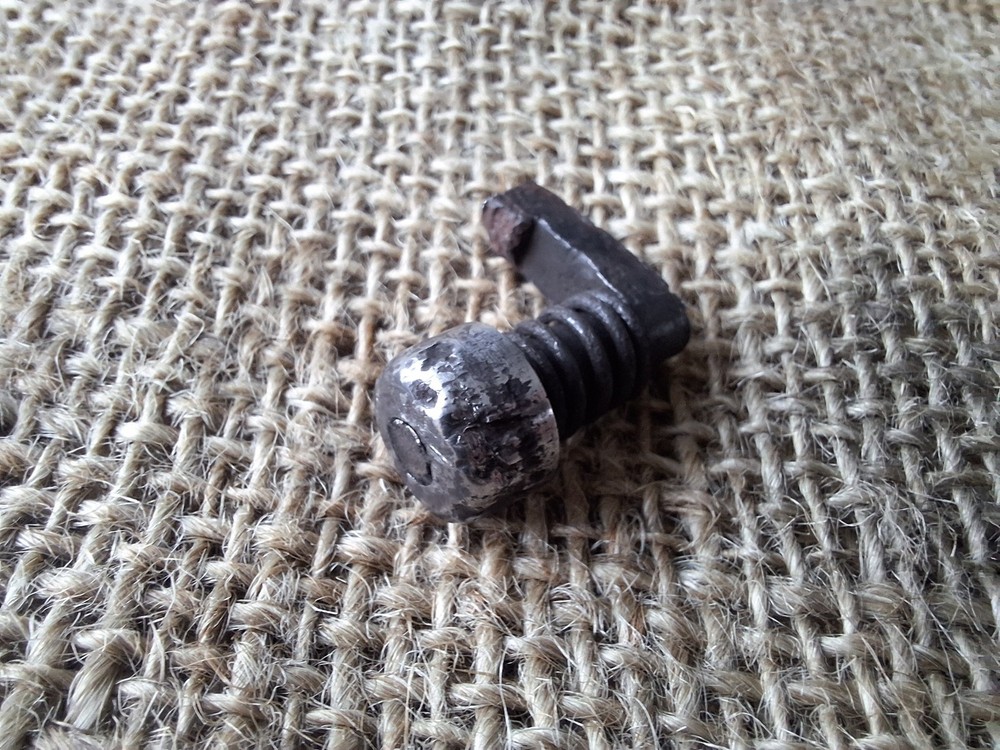 Original button for German WW1 Butcher bayo