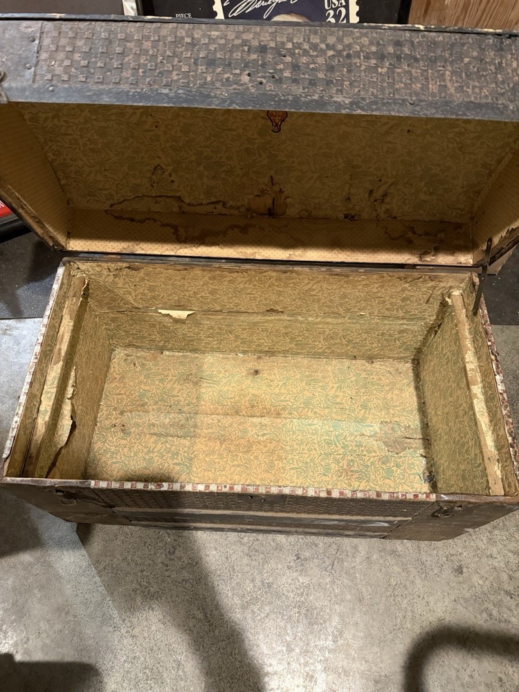 1825 Vintage Chest