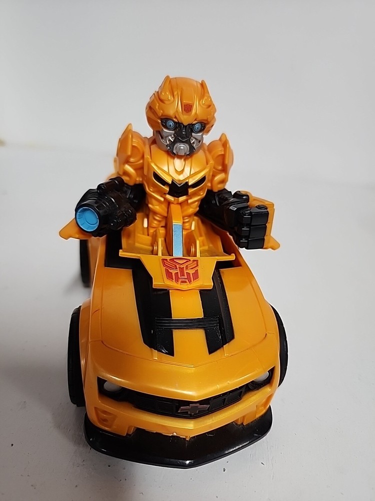 2008 Transformers Bumblebee Pop Up Battle Charger
