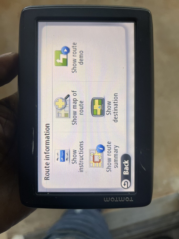 TomTom 4EN52 Z1230 5'' Touch Screen GPS w/Adaptor Tested Working