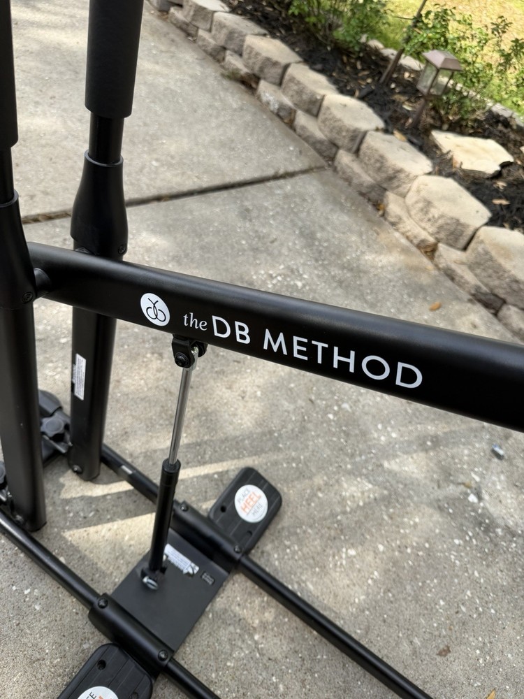 NICE! The DB Method Squat Workout Exercise Machine
