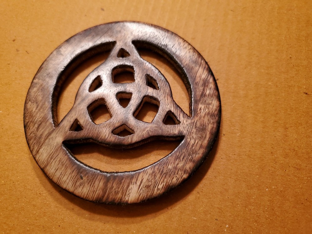 Triquetra Altar Tile 4"
