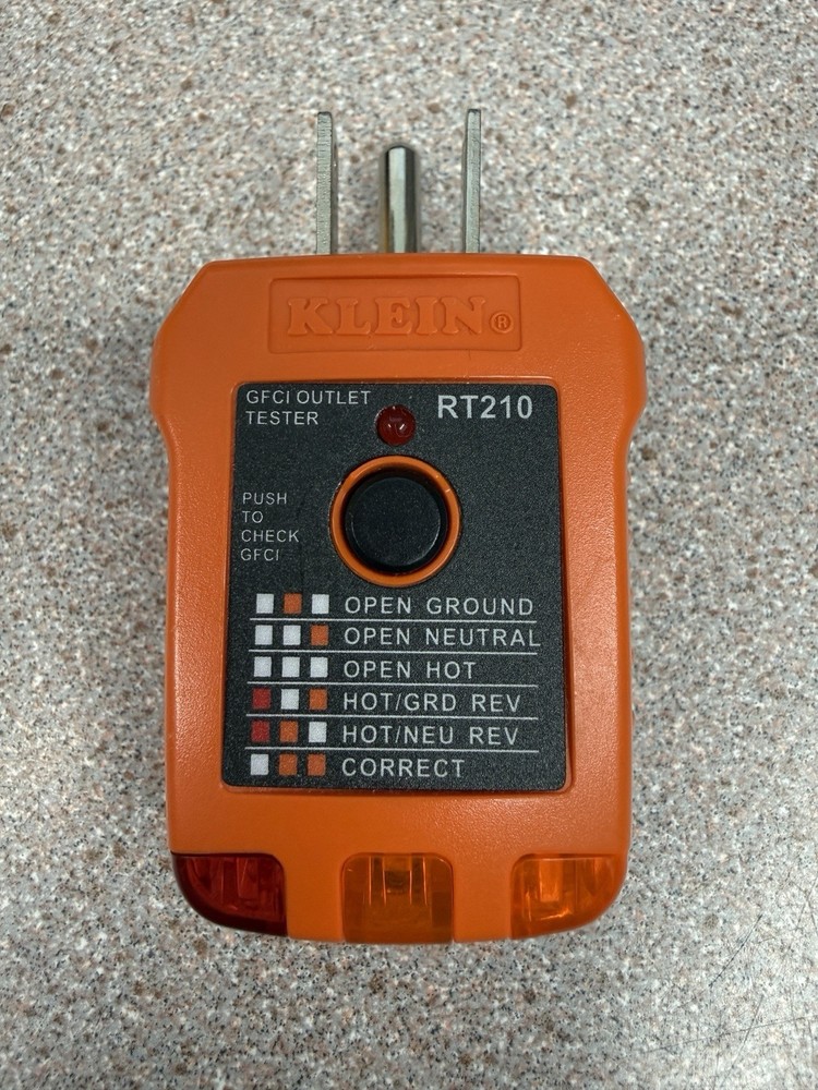 KLEIN TOOLS RT210 OUTLET RECEPTACLE TESTER