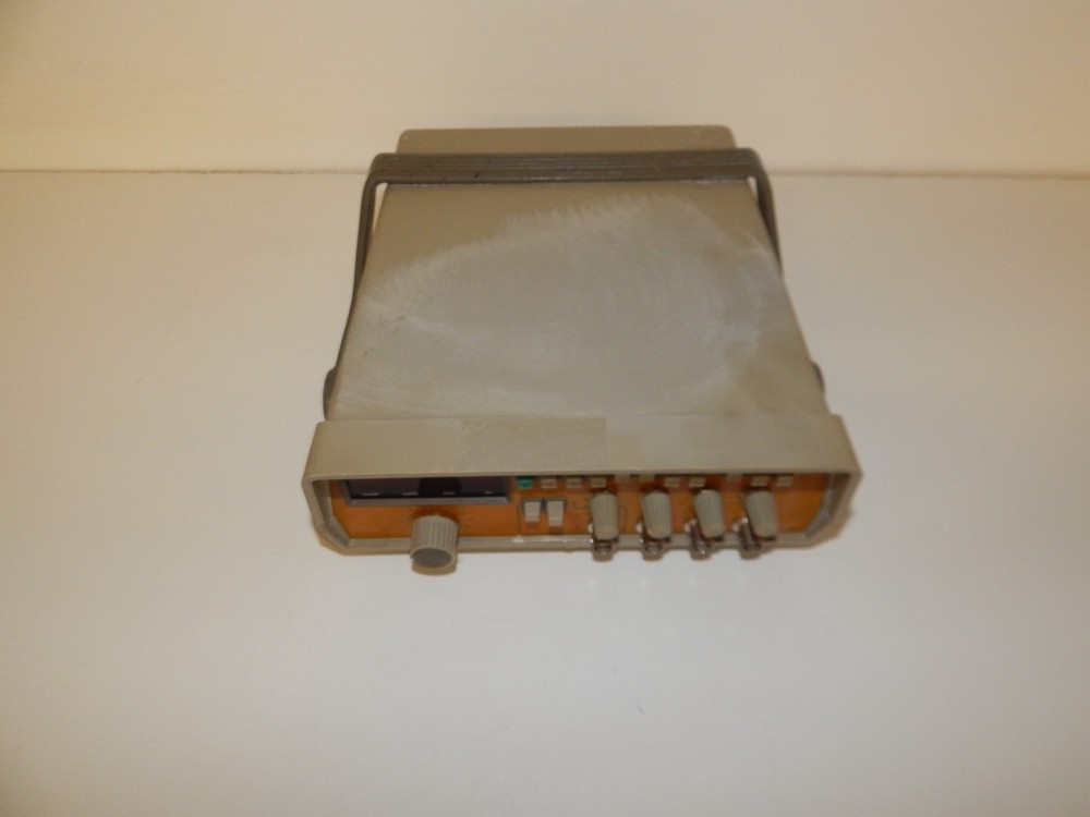 TENMA MODEL 72-380 Digital FUNCTION GENERATOR / FREQUENCY COUNTER (IWJ42)