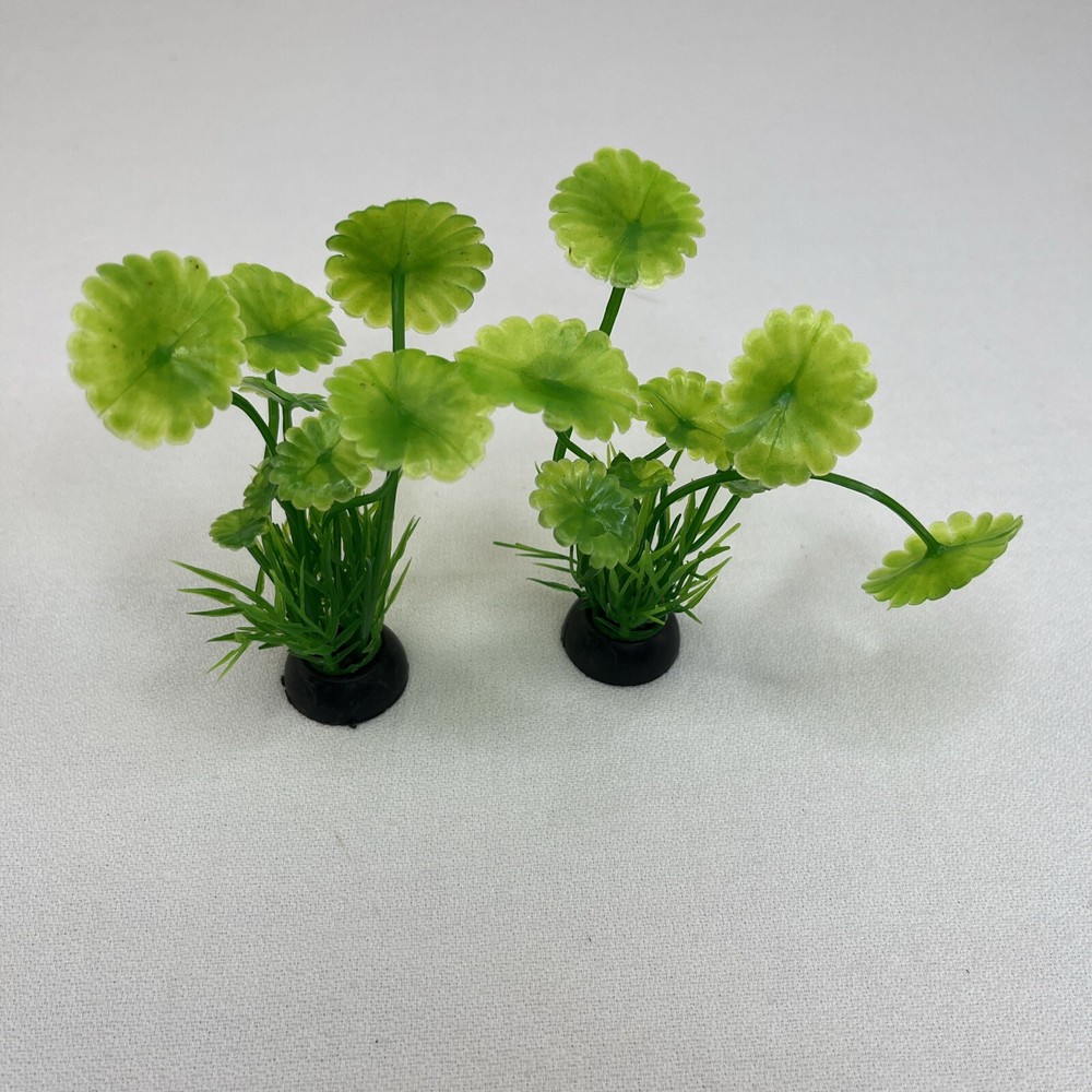 2 PC Xunyee Plastic Aquarium Plants