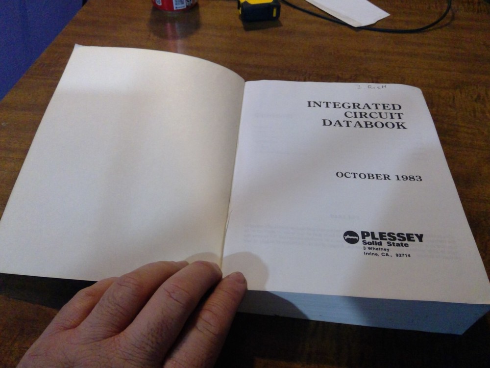 Intebrated Circuit Data Book October 1983Plessey Solid State