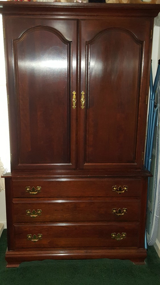 Pennsylvania Solid Cherry 5 Pc King Bedroom Suite Crescent Mfg Headboard Armoire
