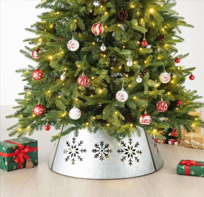Glitzhome Diecut Metal Tree Collar with Light String Tree Stand Cover Snowflake
