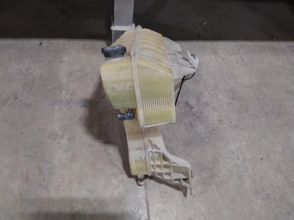 For 2015 PETERBILT 579 RADIATOR OVERFLOW TANK ,  MD