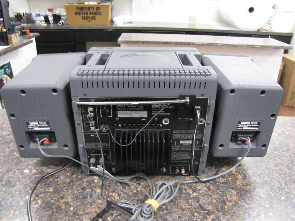 Yamaha AST-C10 Compact Component System AM/FM CD Dual Cassette Speakers -Powers