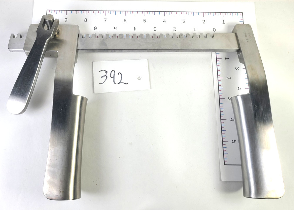 SSI 54-1006 Cooley Sternal Retractor, Long Concave Blade