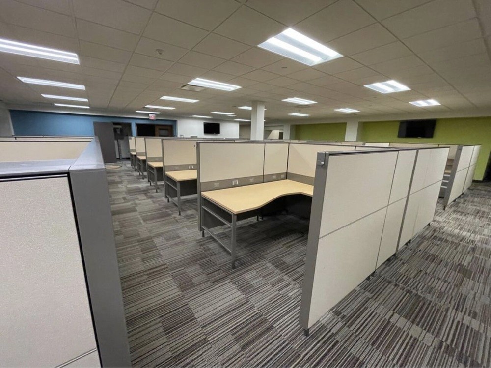 NICE HERMAN MILLER 6'X6' OFFICE CUBICLES WORKSTATIONS