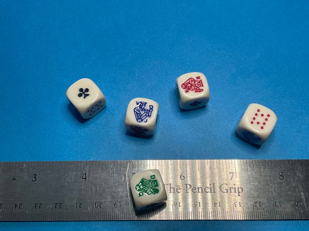 NICE SET OF 5 POKER DICE——-  CP-1