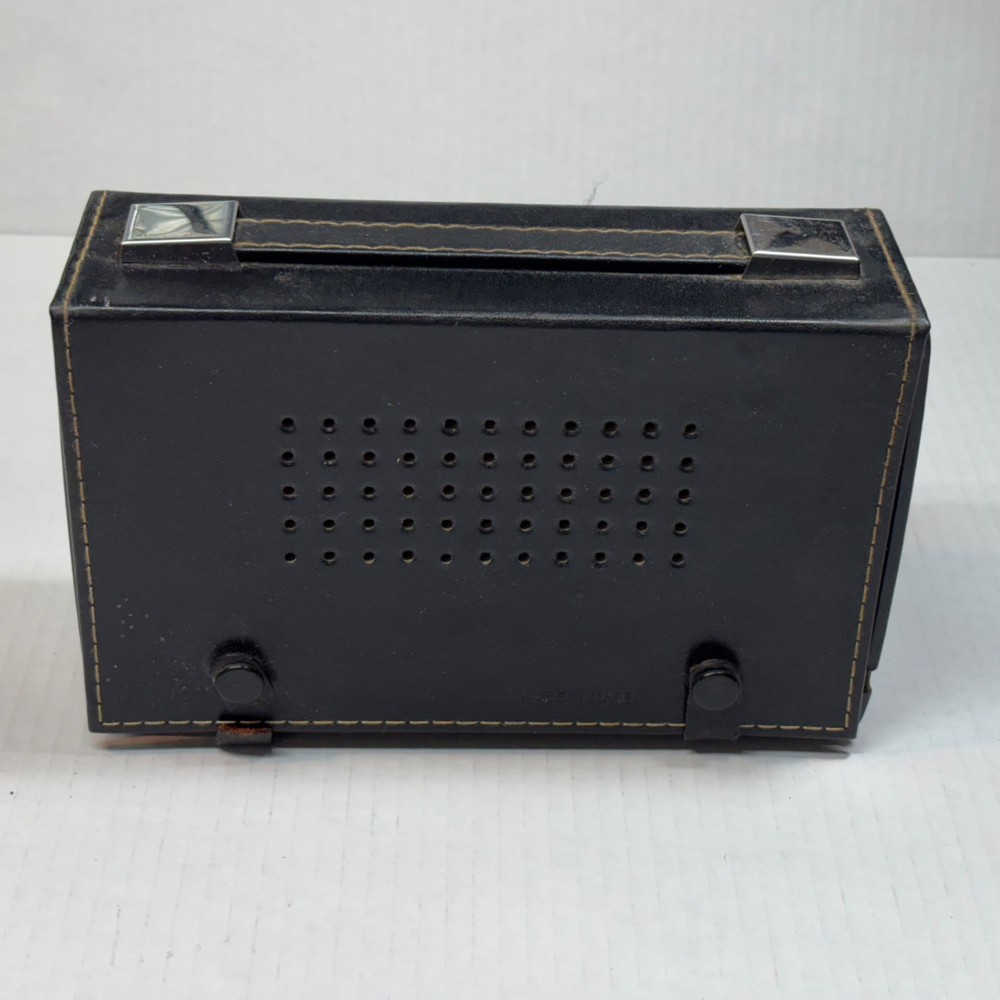 Vintage Highwave AC-DC Solid State 10 Transistor, Black Plastic Case Korea