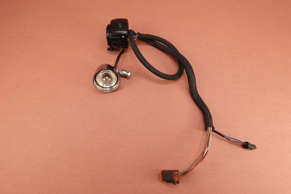 2005-2006 Harley Davidson FXDWGI Dyna Wide Glide Right Control Switch & Blinker