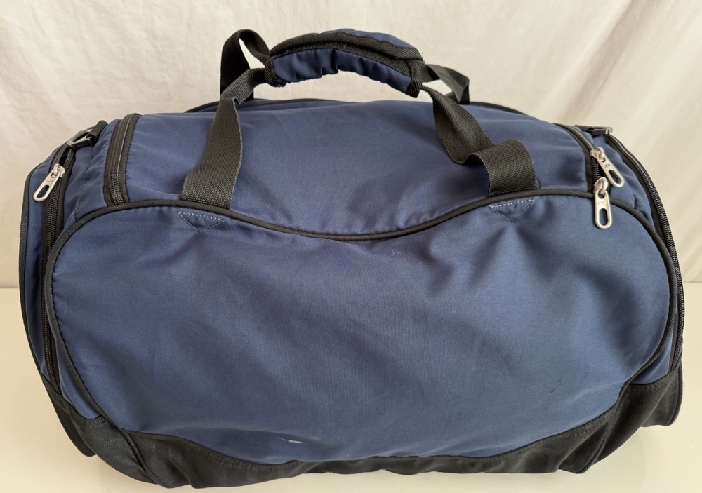 Nike Duffel Training Gym Bag Black Blue 20” Long Side Pockets Zippered Polyester