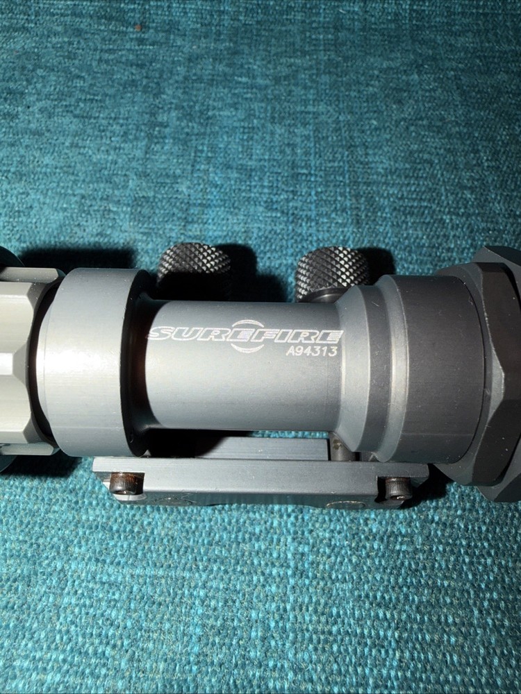 SUREFIRE Tactical Light System With Mount and pressure switch-new