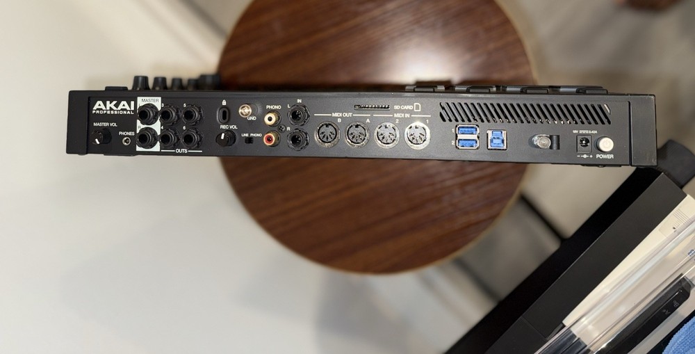 Akai Professional MPC live