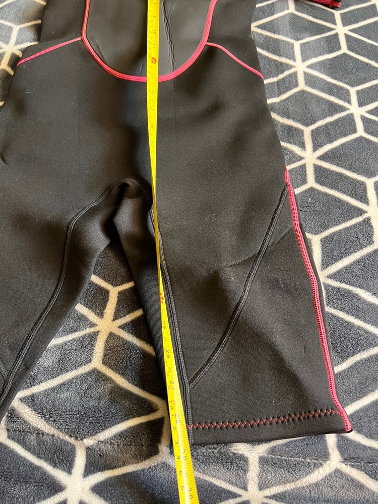 Kids Wet Suit DBX Medium Black Red