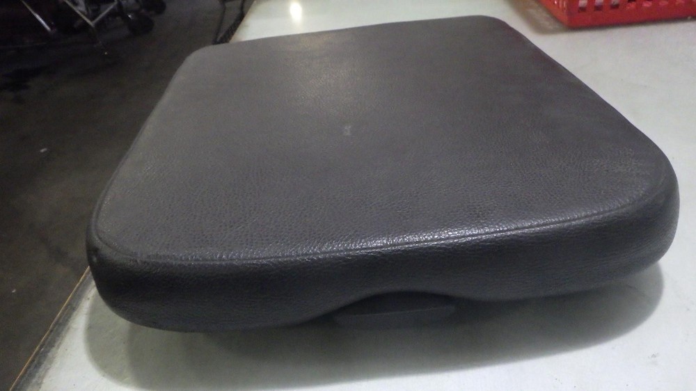 02 DODGE 1500 PICKUP CENTER CONSOLE ARMREST LID