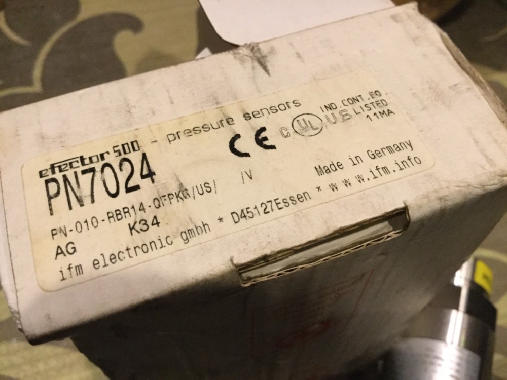 IFM efector digital pressure switch PN7024 sensor automation line process new