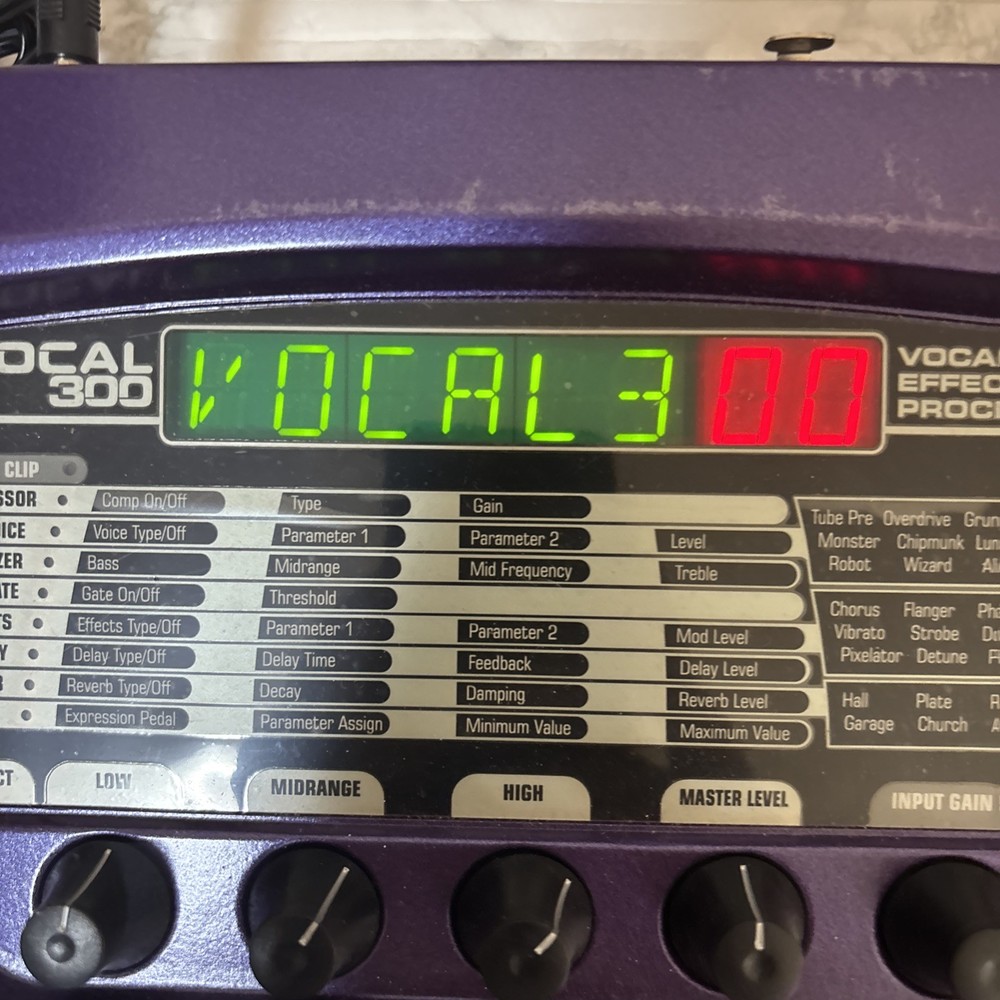 DigiTech Vocal 300 Vocal Multi-Effects Processor Voice Changer with Adapter