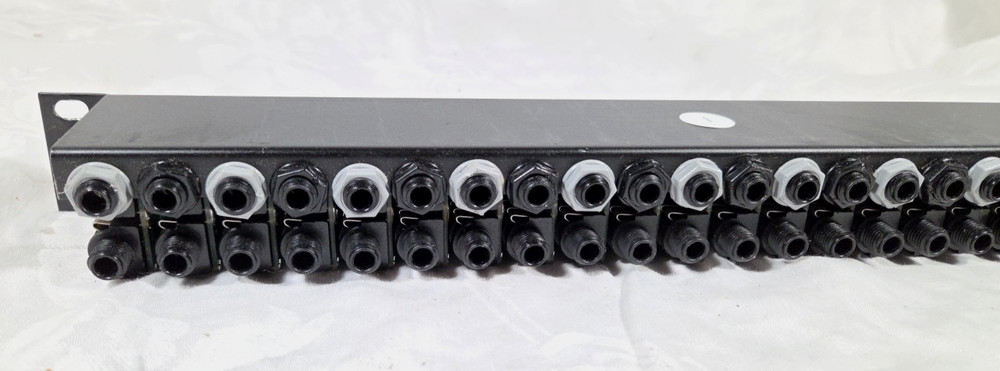 DBX PB-48 48-Point 1/4" Balanced Patch Bay / #1