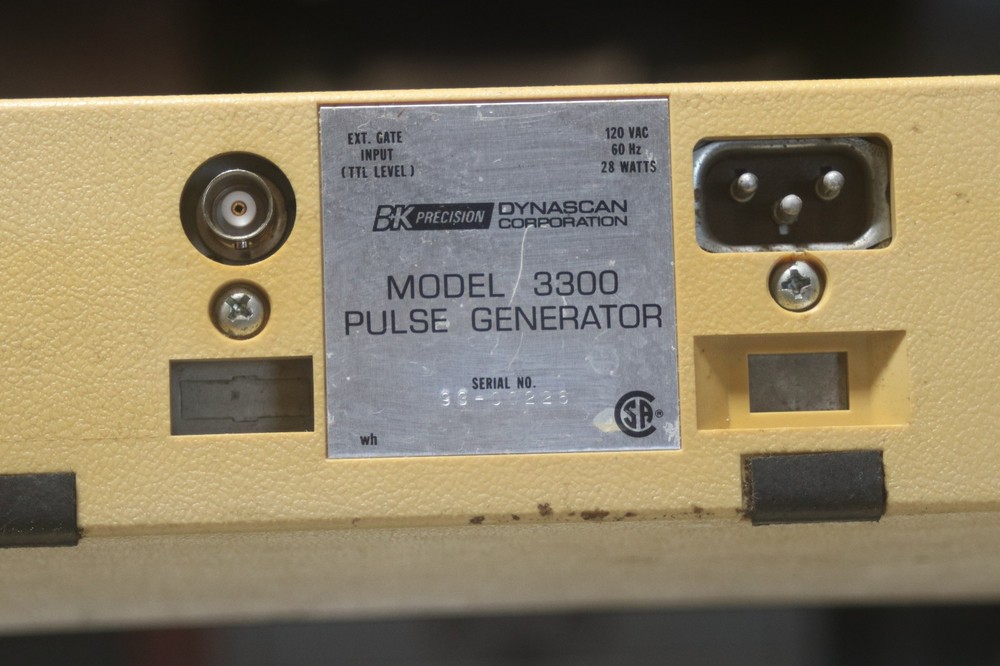 B&K Precision 3300 Pulse Generator with Manual