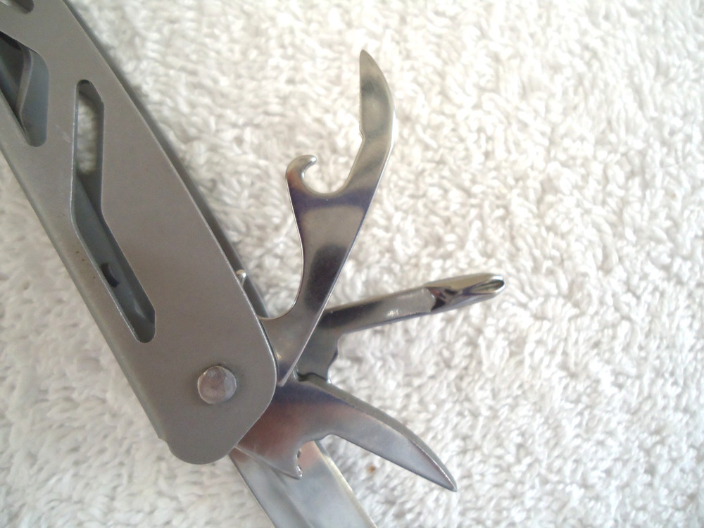 Used ? Ozark Trail Multi Tool In Case " Great Gift Item "