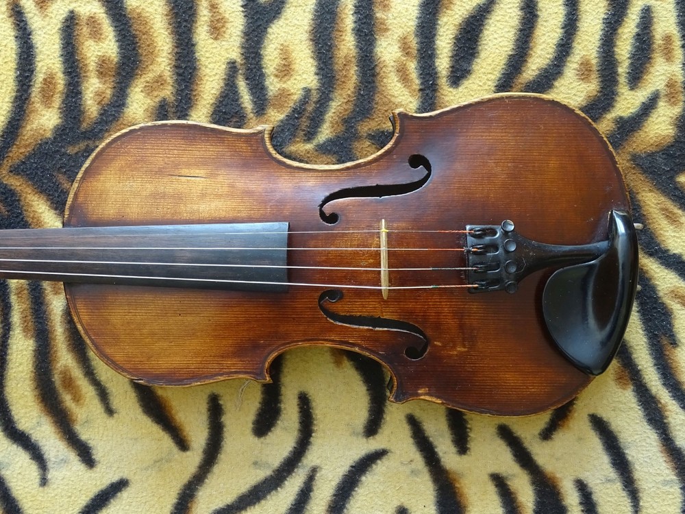 4/4 VIOLIN labelled JACOBUS KOLDITZ (Nr. 011)