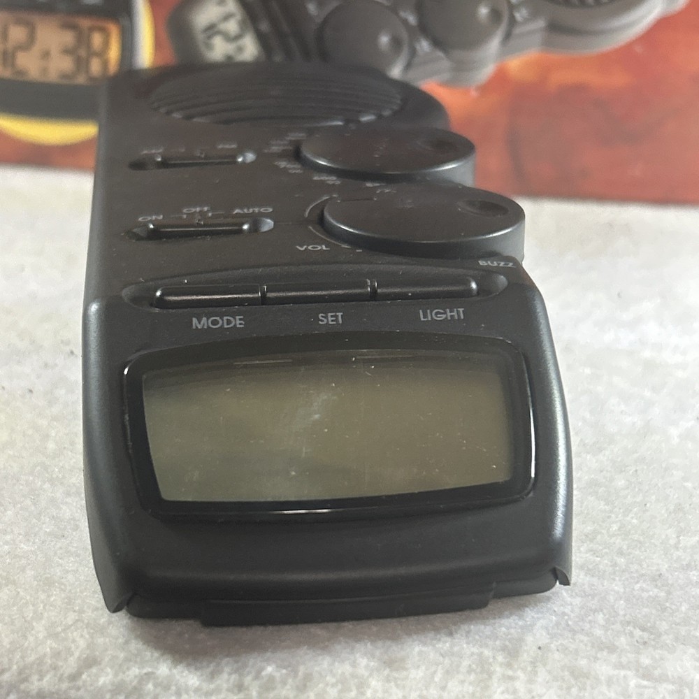 Jumbo LCD Clock Radio With Lighted Display. WORKS.