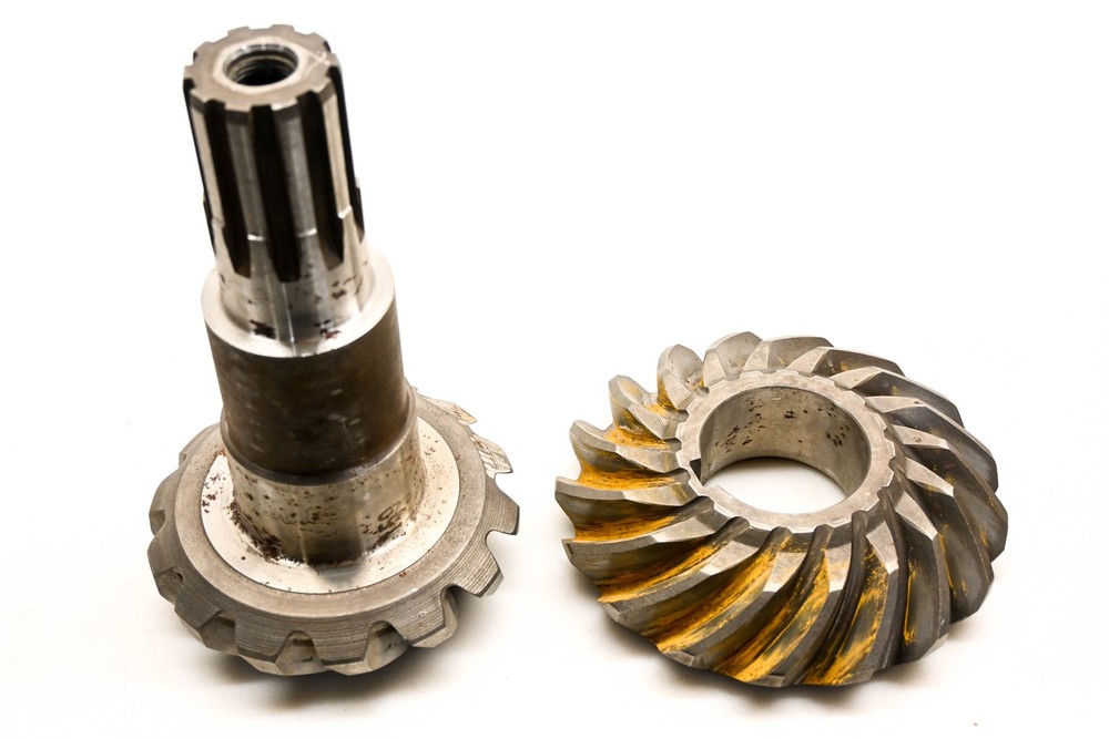 Mack 24KH11018 Gear Kit NOS