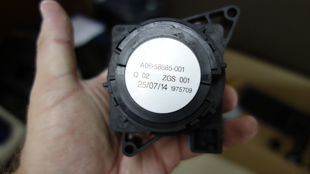 FREIGHTLINER HEAD LIGHT SWITCH A06-58685-001