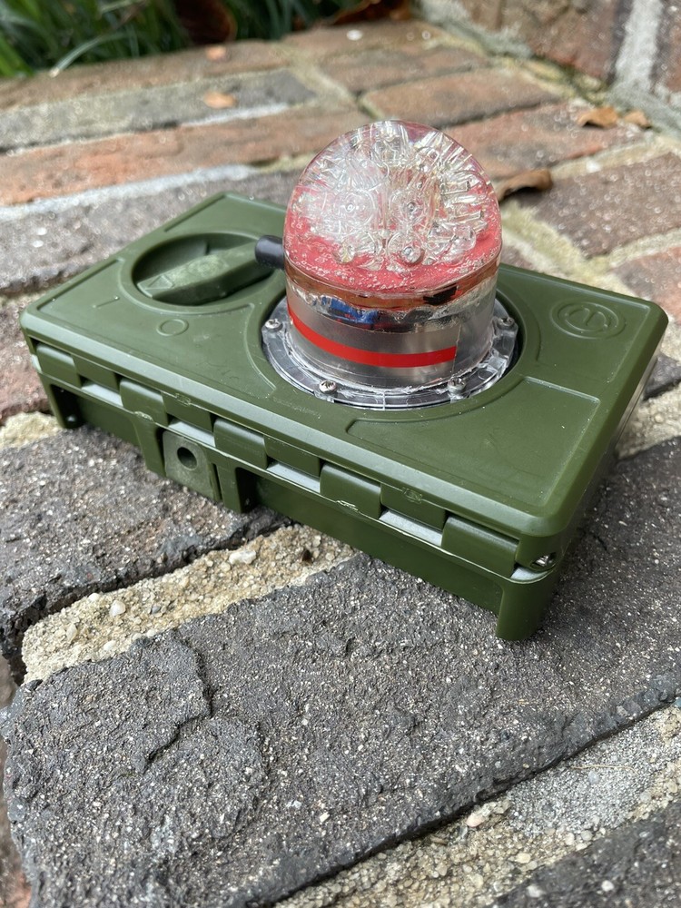 Cejay Engineering Solid Red moon solid beacon
