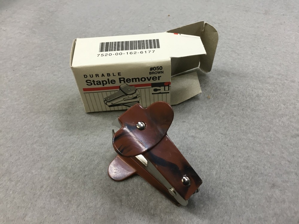 NEW Vintage CLi Brown Staple Remover #050