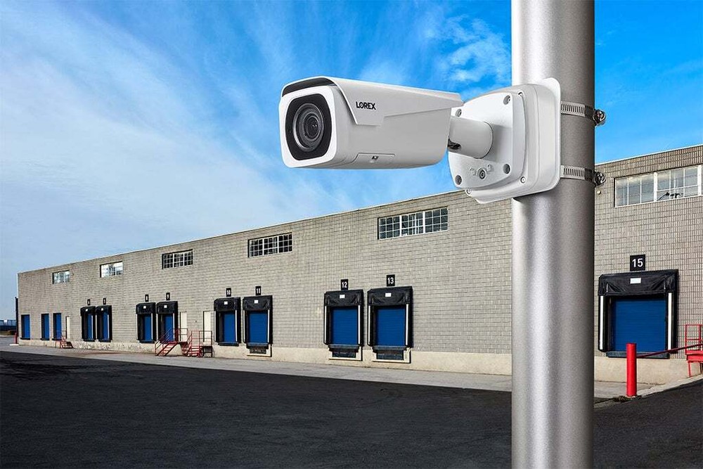 Lorex AUO-1W Universal Pole Mount Bracket (White)