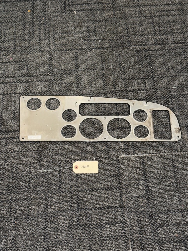Peterbilt Dash Panel - S64-6082M01 Broken