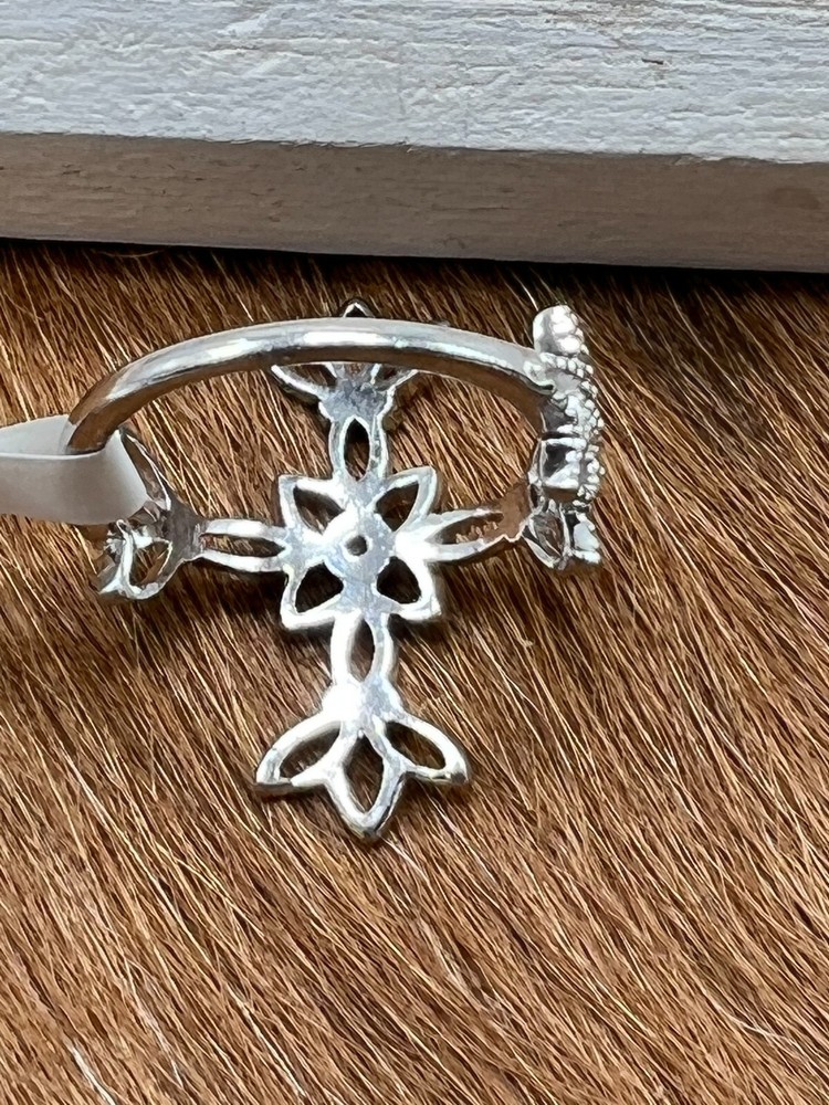 CROSS ~ STERLING ~ RING (6.25)