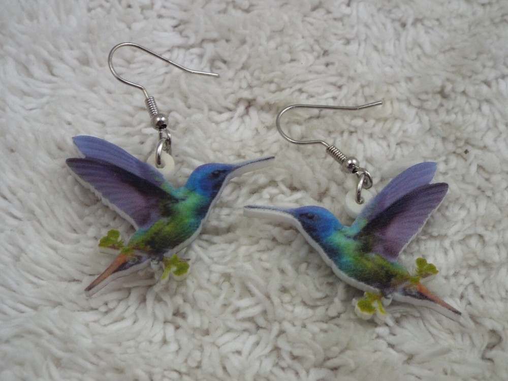 Hummingbird Plastic Pierced Earrings (K12)