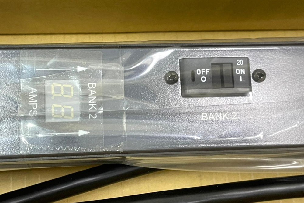 TRIPP LITE PDUMV32HV Metered Powered Distribution Unit