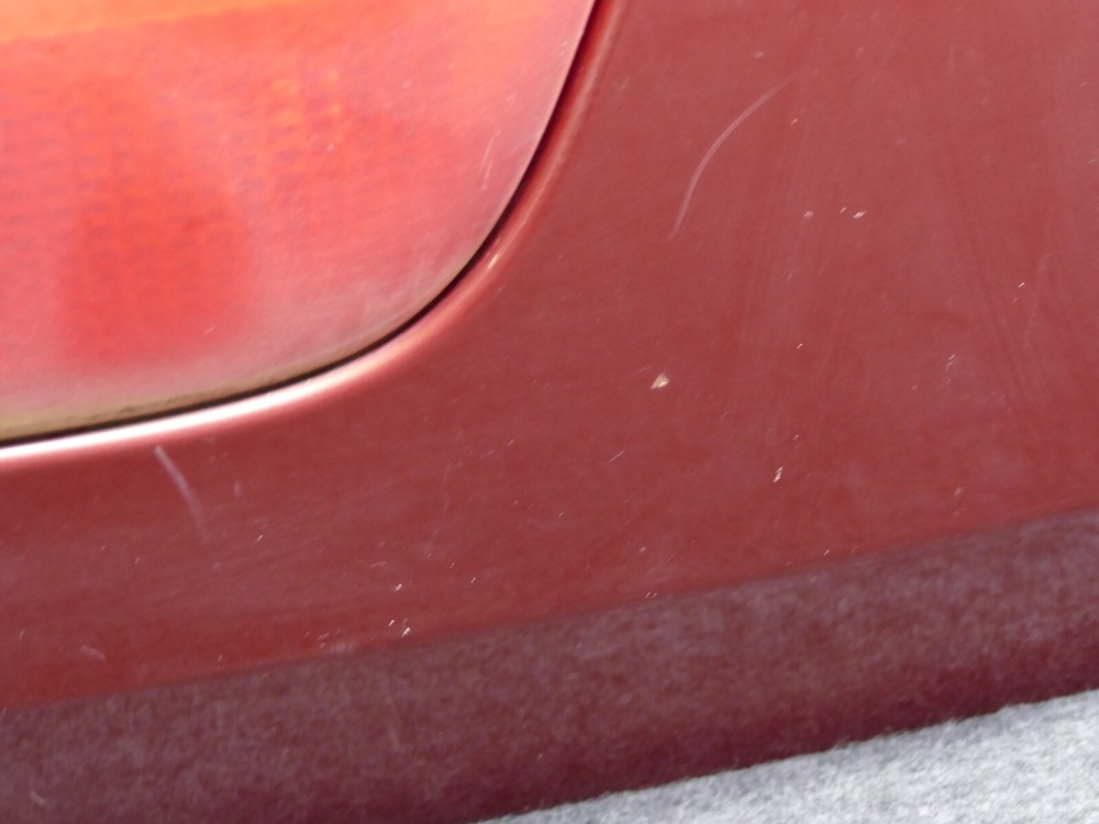 2000-2006 BMW X5 Lower Tailgate Section Fold Down 362 Siena Red Metallic 72777