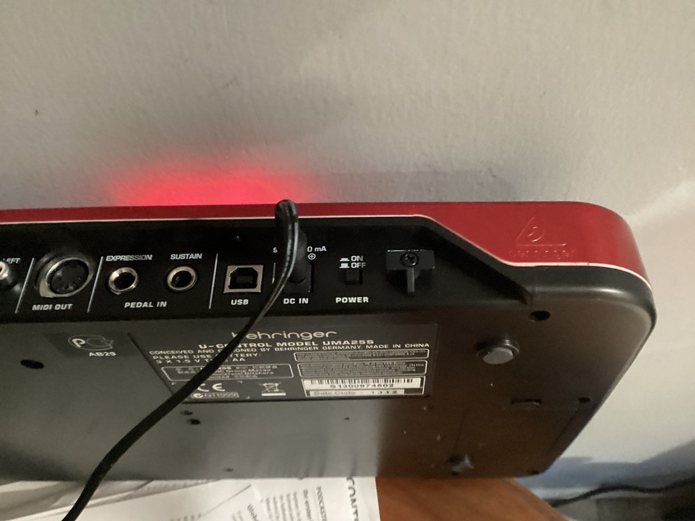 Behringer U-Control UMA25S USB MIDI Controller