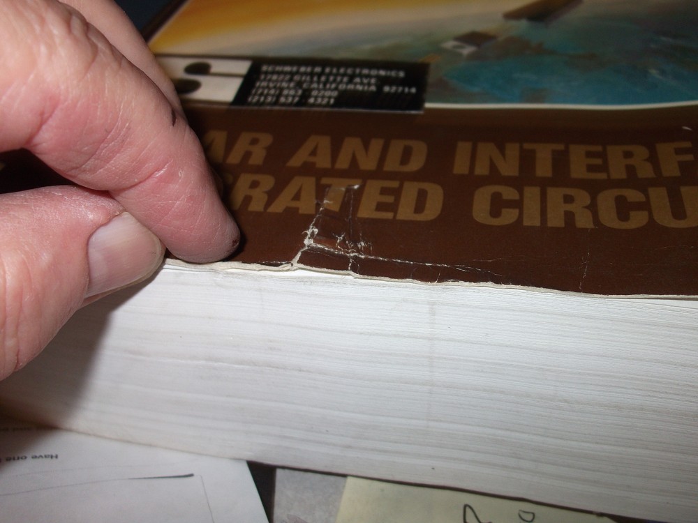 QTY-1 MOTOROLA DATABOOK LINEAR AND INTERFACE INTEGRATED CIRCUITS DL128 RARE