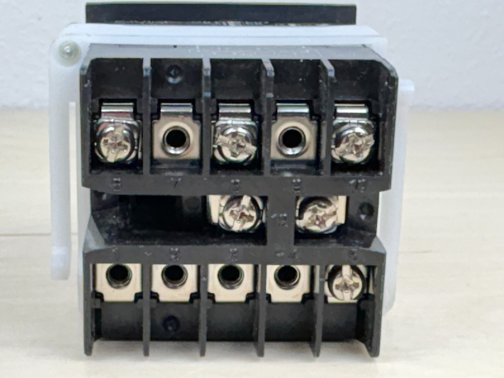 Omron H7CX-A4WSD-N Multifunction Preset Counter