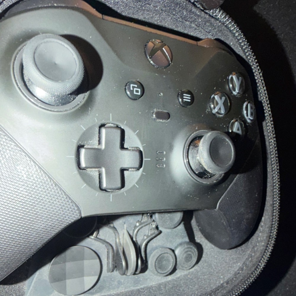 Microsoft Xbox Controller Bundle USB-C, Carrying Case, Thumbstick & D-pad Attac…