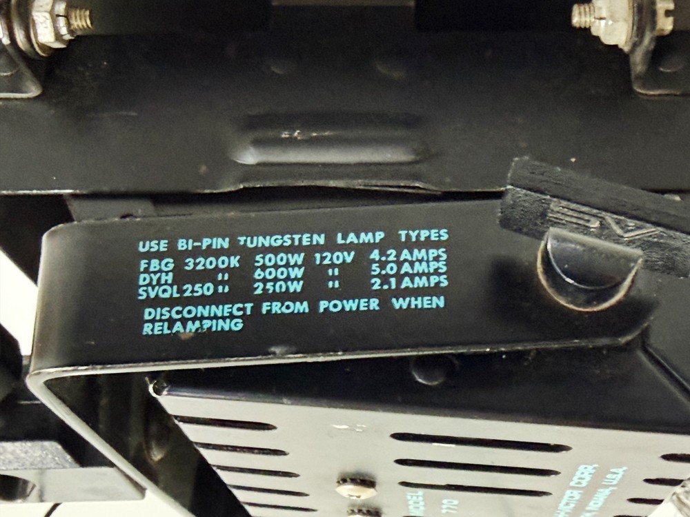 Smith Victor Model 770 Studio Lighting - Works Great NEEDS NEW BULB