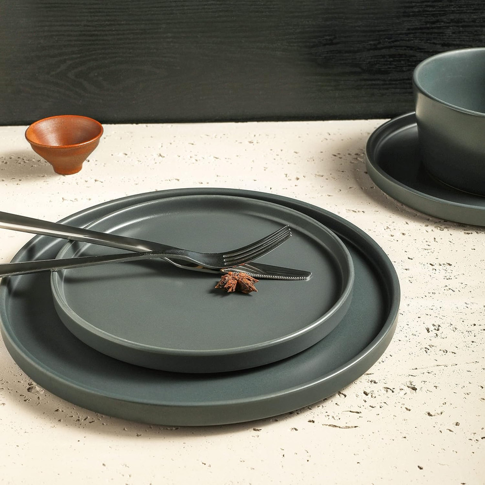 32 Piece Stoneware Dinnerware Set, Service for 8, Gray Matte